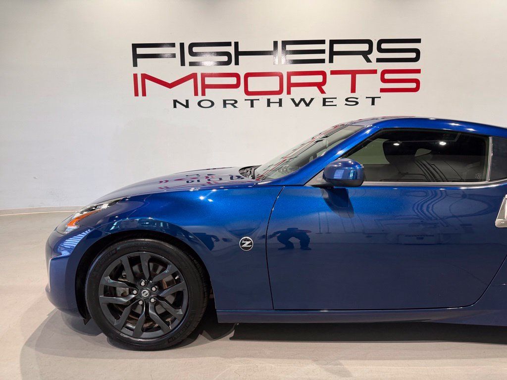 Used 2019 Nissan 370Z Coupe RWD image 5