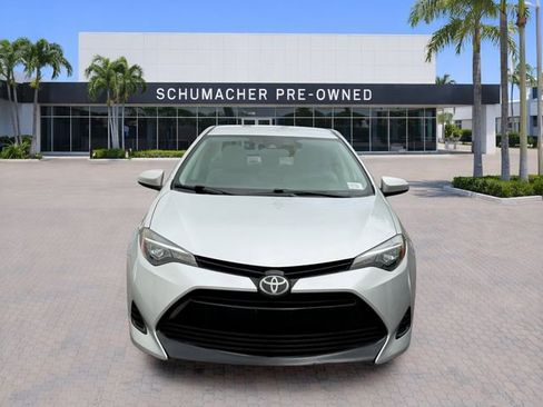 Used 2019 Toyota Corolla LE FWD image 2