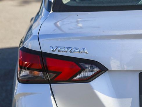 Used 2025 Nissan Versa S w/ Trunk Package FWD image 9