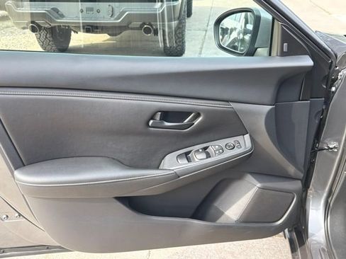 Used 2025 Nissan Sentra S FWD image 16