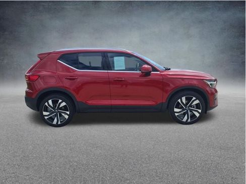 Certified 2023 Volvo XC40 B5 Ultimate w/ Protection Package Premier AWD/4WD image 9