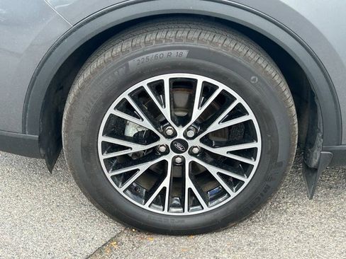 Used 2023 Ford Escape SE w/ Class II Trailer Tow Package image 12