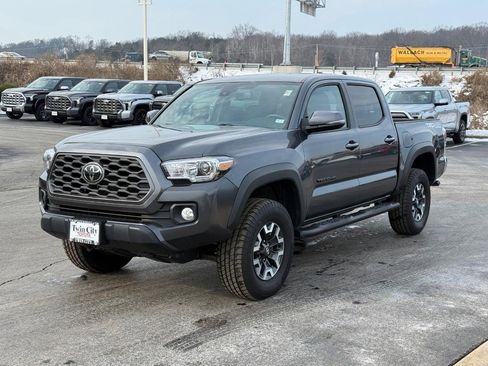 Certified 2023 Toyota Tacoma TRD Off-Road w/ Black Out Package (TMS) image 9