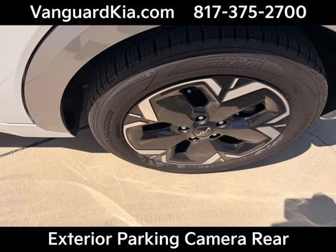 Certified 2023 Kia Niro Wave FWD image 9