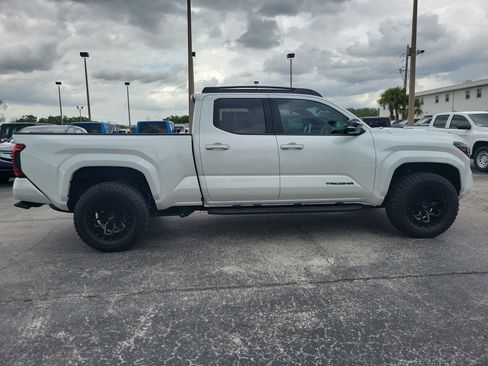 Used 2025 Toyota Tacoma TRD Sport image 8