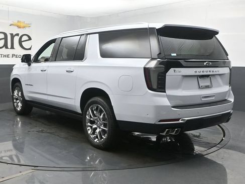 New 2026 Chevrolet Suburban High Country AWD/4WD image 15