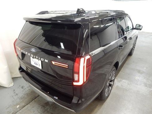 New 2025 Ford Expedition Platinum w/ Platinum Ultimate Package image 3