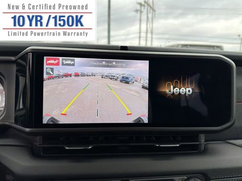 Used 2024 Jeep Gladiator Rubicon w/ Technology Group image 26