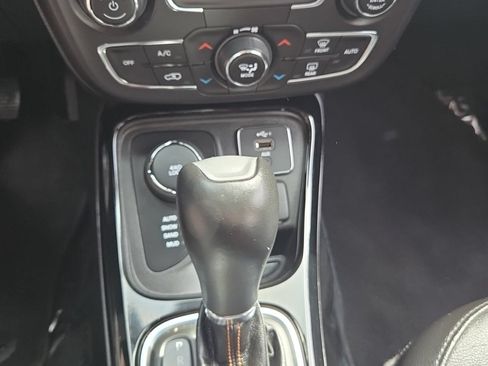 Used 2020 Jeep Compass Limited AWD/4WD image 16