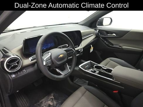New 2026 Chevrolet Equinox LT w/ Convenience Package II AWD/4WD image 10