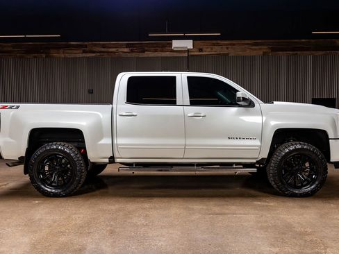 Used 2018 Chevrolet Silverado 1500 LT w/ All Star Edition image 11