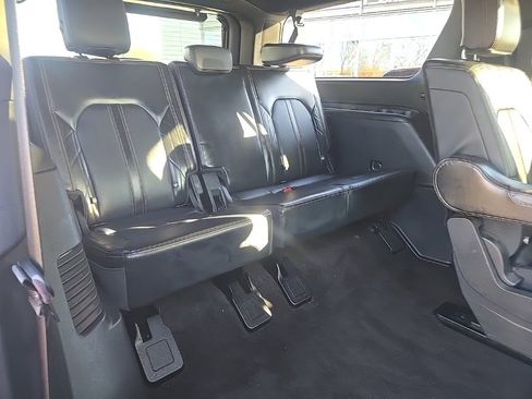 Used 2022 Ford Expedition Max Platinum image 40