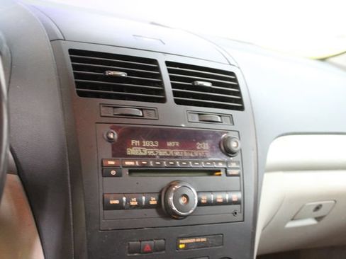 Used 2008 Saturn Outlook XE w/ Preferred Package FWD image 13