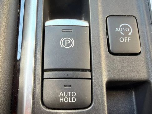 Used 2024 Nissan Pathfinder SV FWD image 26