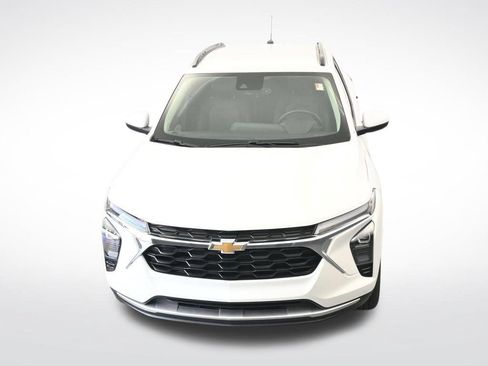 Used 2025 Chevrolet Trax LT w/ LT Convenience Package FWD image 24