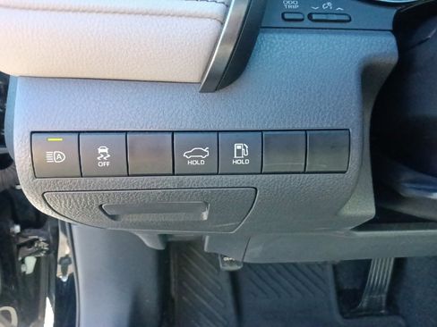 Used 2023 Toyota Camry SE image 17