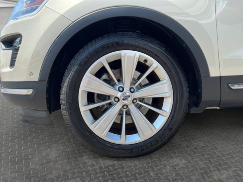 Used 2018 Ford Explorer Limited w/ Equipment Group 301A FWD image 16