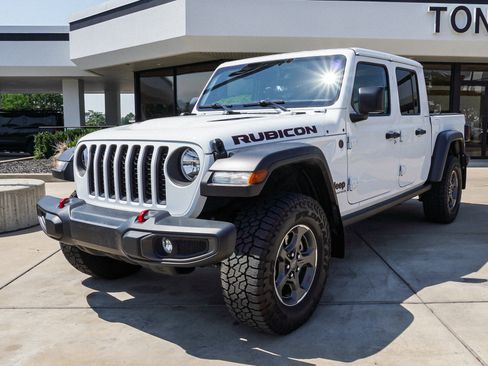 Used 2023 Jeep Gladiator Rubicon w/ Cold Weather Group AWD/4WD image 4