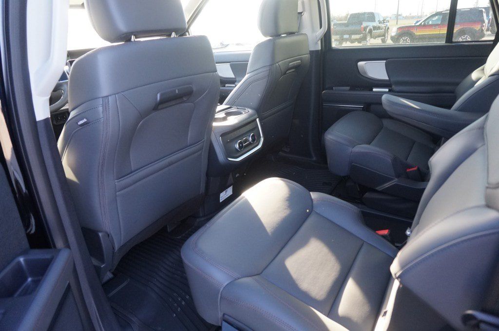 Used 2013 Ford F350 Lariat w/ Lariat Ultimate Pkg AWD/4WD image 25