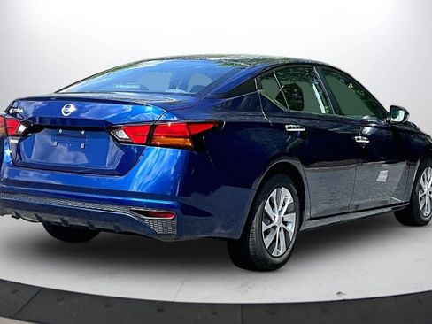 Used 2022 Nissan Altima 2.5 S FWD image 9
