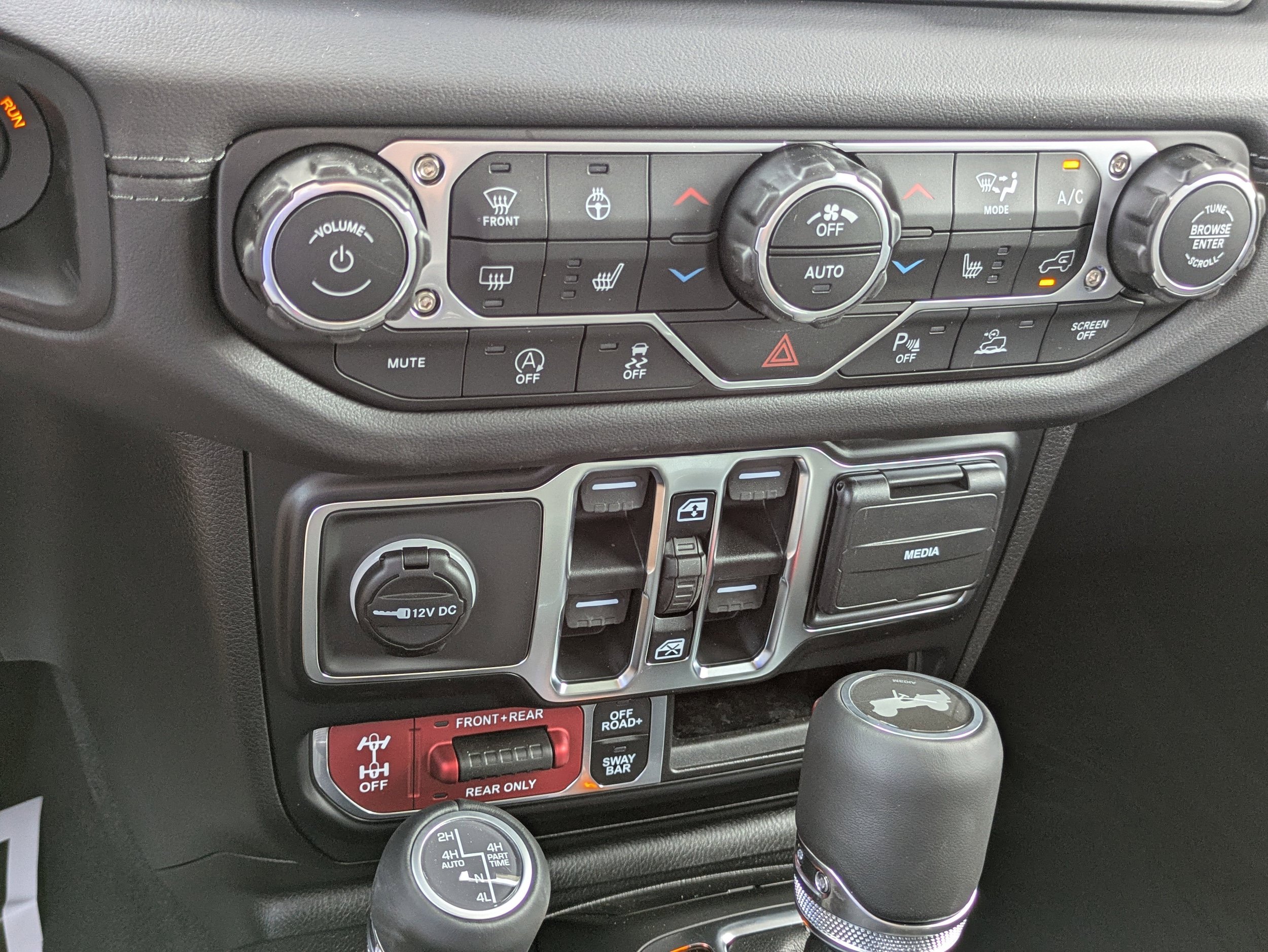 New 2026 Jeep Wrangler Unlimited Rubicon AWD/4WD image 16