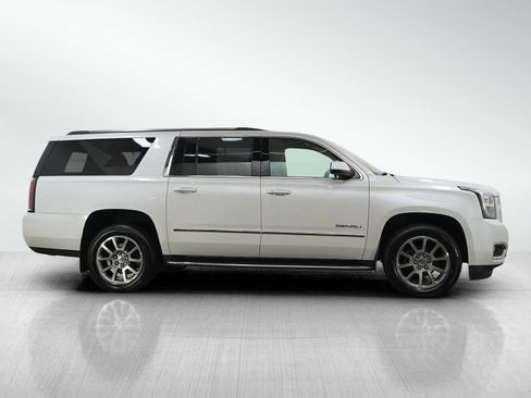 Used 2019 GMC Yukon XL Denali AWD/4WD image 6
