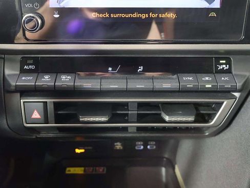 Used 2025 Toyota Camry LE w/ Convenience Package image 41