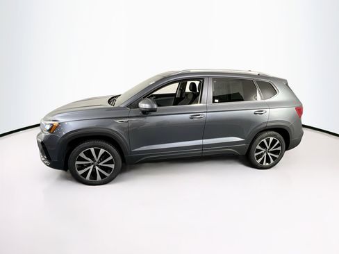 Used 2022 Volkswagen Taos SE image 8