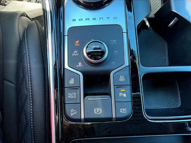 Certified 2026 Kia Sorento SX Prestige AWD/4WD image 18