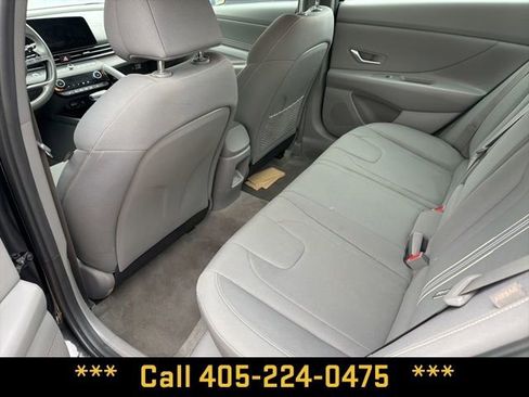 Used 2025 Hyundai Elantra SEL FWD image 20