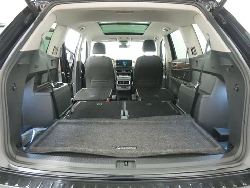 Used 2024 Volkswagen Atlas SE AWD/4WD image 25
