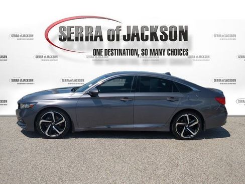 Used 2018 Honda Accord Sport image 5