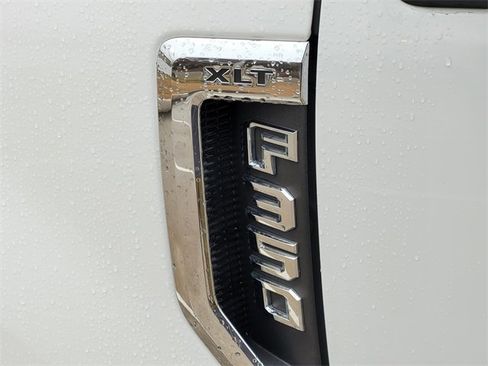 Used 2019 Ford F350 XLT w/ FX4 Off-Road Package image 8