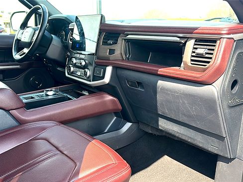 Used 2023 Ford Expedition Limited image 23