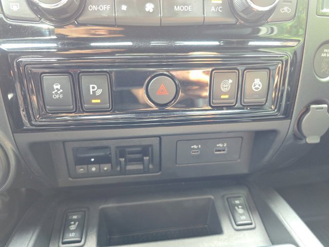 Used 2024 Nissan Titan PRO-4X w/ Pro-4x Convenience Package AWD/4WD image 24