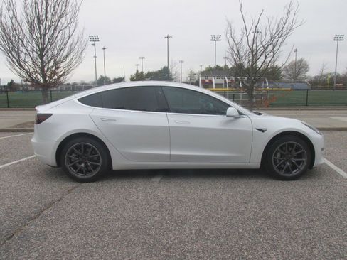 Used 2020 Tesla Model 3 image 17
