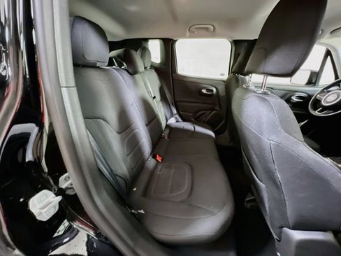 Used 2022 Jeep Renegade Latitude w/ Convenience Group AWD/4WD image 26