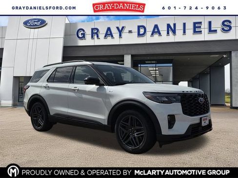 New 2026 Ford Explorer ST-Line w/ ST-Line Street Pack RWD image 1