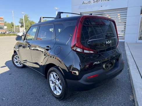 Used 2022 Kia Soul S image 4