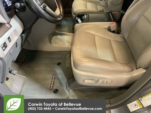Used 2015 Toyota Sienna XLE image 12