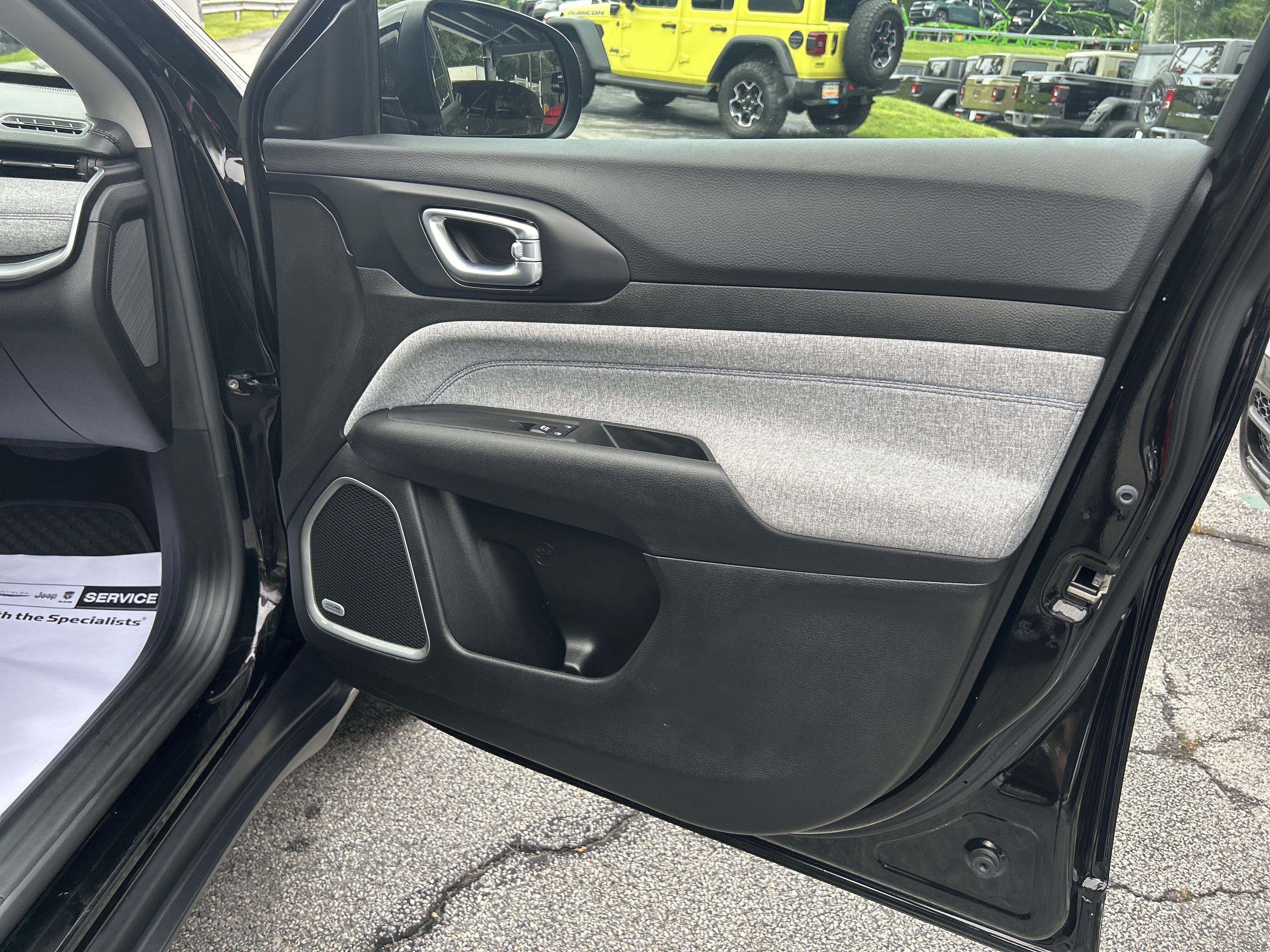 Certified 2022 Jeep Compass Latitude w/ Sun and Sound Group AWD/4WD image 22