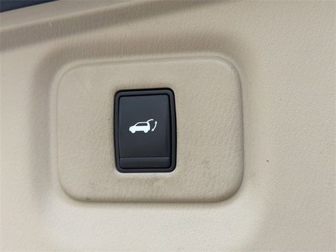 Used 2014 Nissan Pathfinder SL image 19