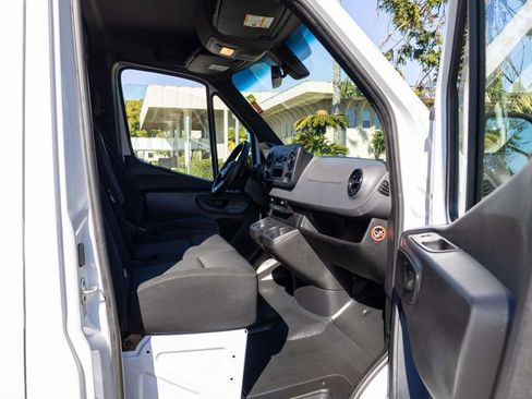 Used 2020 Mercedes-Benz Sprinter 144 Cargo image 18