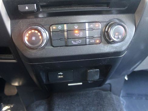 Used 2018 Ford F150 XLT AWD/4WD image 12