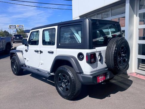 Used 2026 Jeep Wrangler Unlimited Sport AWD/4WD image 3