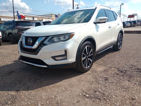 Used 2019 Nissan Rogue SL w/ Premium Package FWD image 3