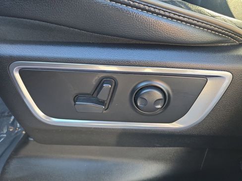 Used 2024 RAM 1500 Laramie image 10