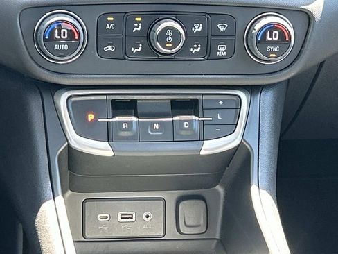 Used 2024 GMC Terrain SLE w/ Driver Convenience Package AWD/4WD image 26