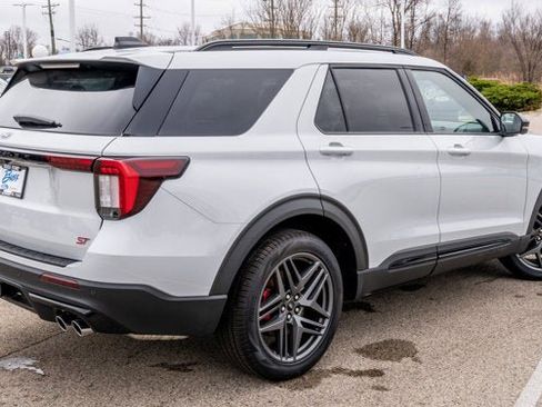 New 2026 Ford Explorer ST w/ Sun And Sound Package image 3