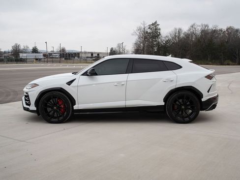 Used 2019 Lamborghini Urus image 2